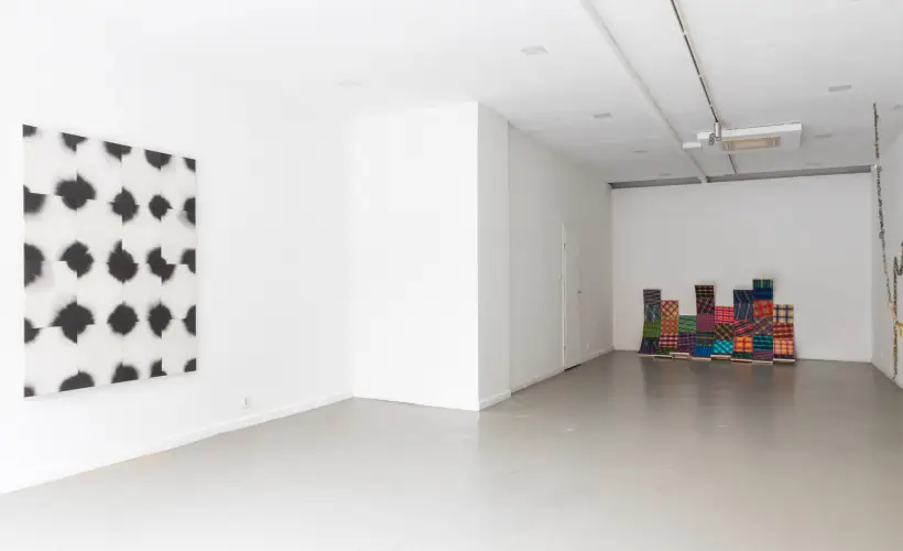 zdjęcie z wystawy Skład bławatny